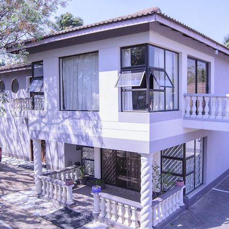 The Palace Guest House Хараре Екстериор снимка