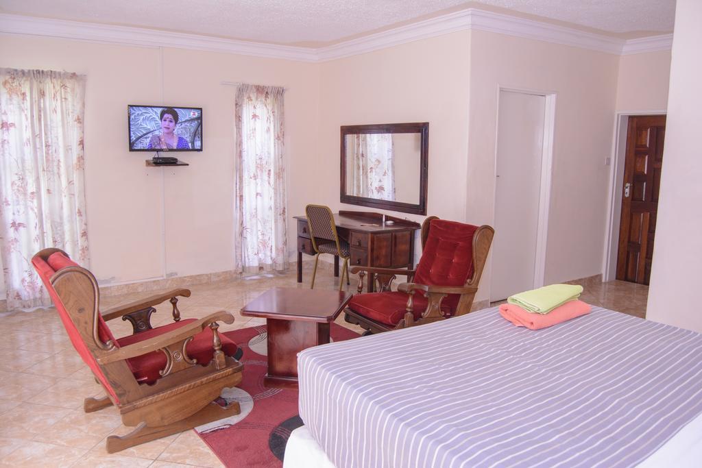 The Palace Guest House Хараре Екстериор снимка