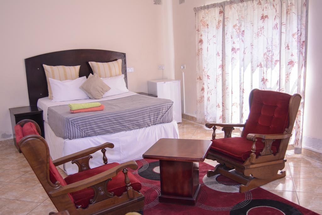 The Palace Guest House Хараре Екстериор снимка