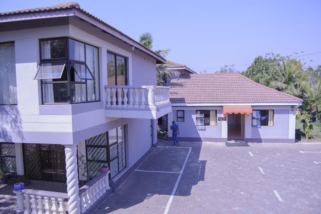 The Palace Guest House Хараре Екстериор снимка