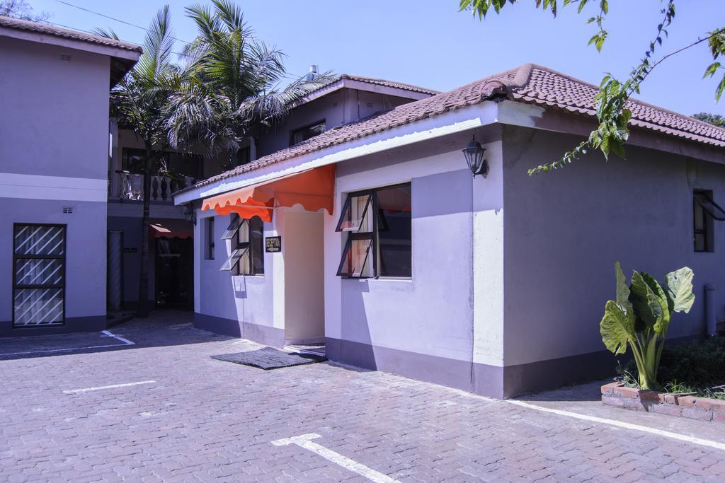 The Palace Guest House Хараре Екстериор снимка