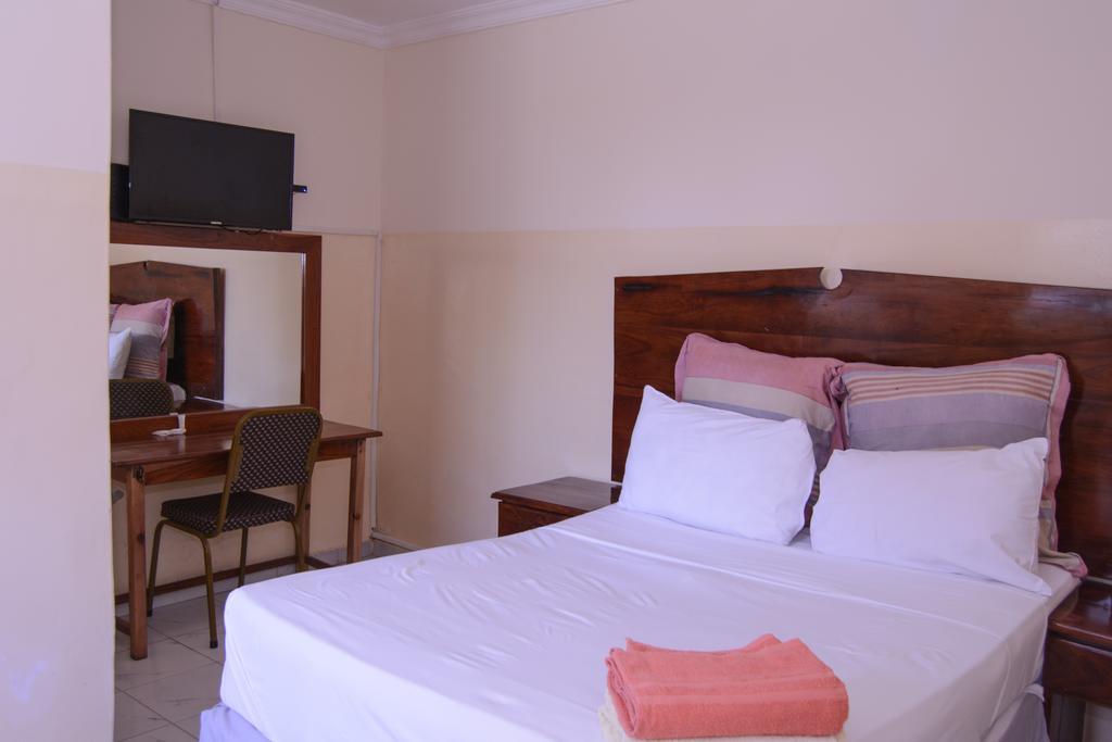The Palace Guest House Хараре Екстериор снимка
