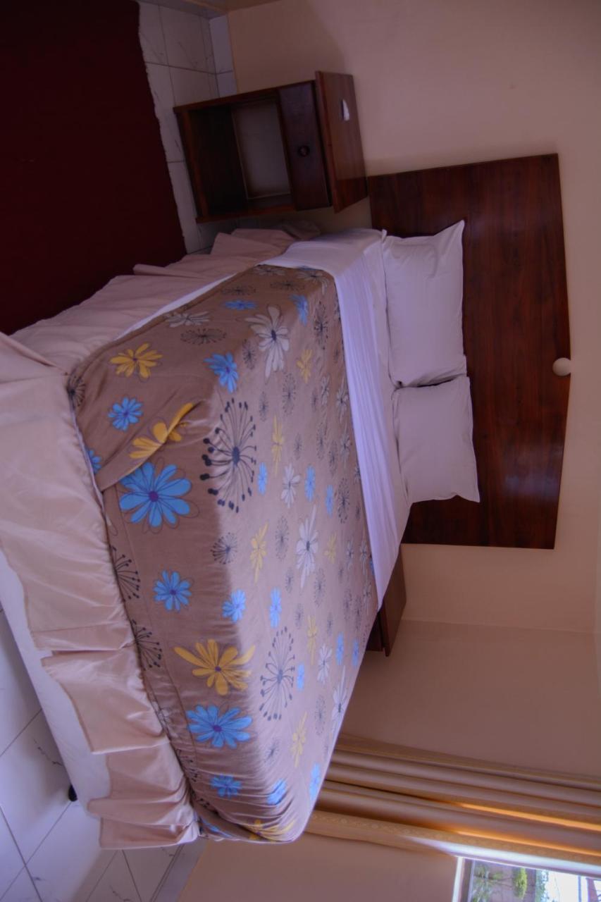 The Palace Guest House Хараре Екстериор снимка